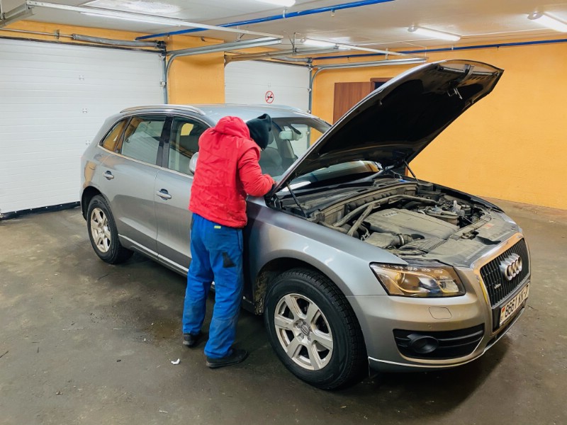 Замена лобового ветрового стекла Audi Q5