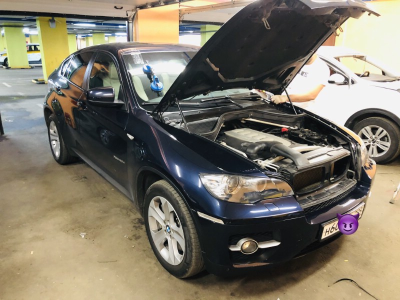 Замена лобовое ветрового стекла BMW E71