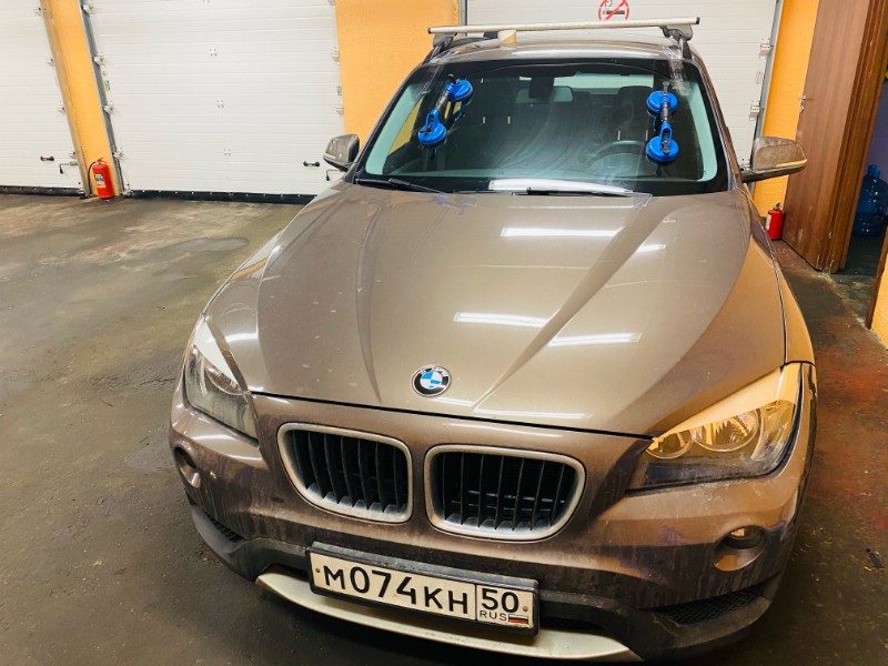 Замена лобовое ветрового стекла BMW X1 (E84)