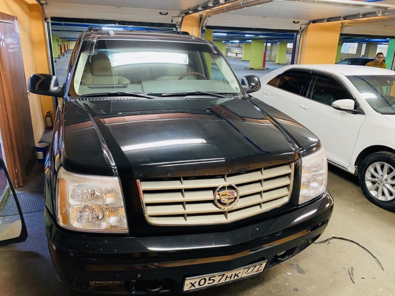 Замена лобового ветрового стекла Cadillac Escalade