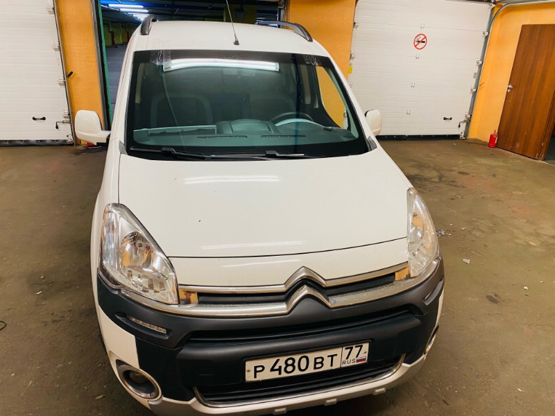 Замена лобового ветрового стекла Citroen Berlingo