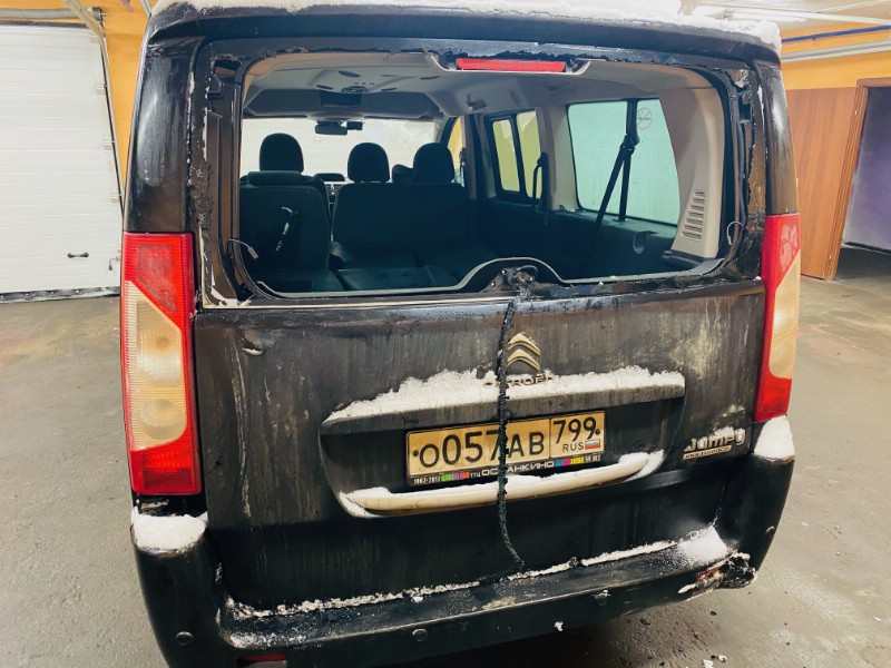 Замена заднего ветрового стекла Citroen Jumpy