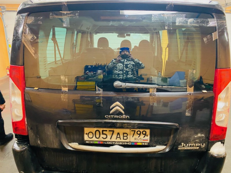 Замена заднего ветрового стекла Citroen Jumpy