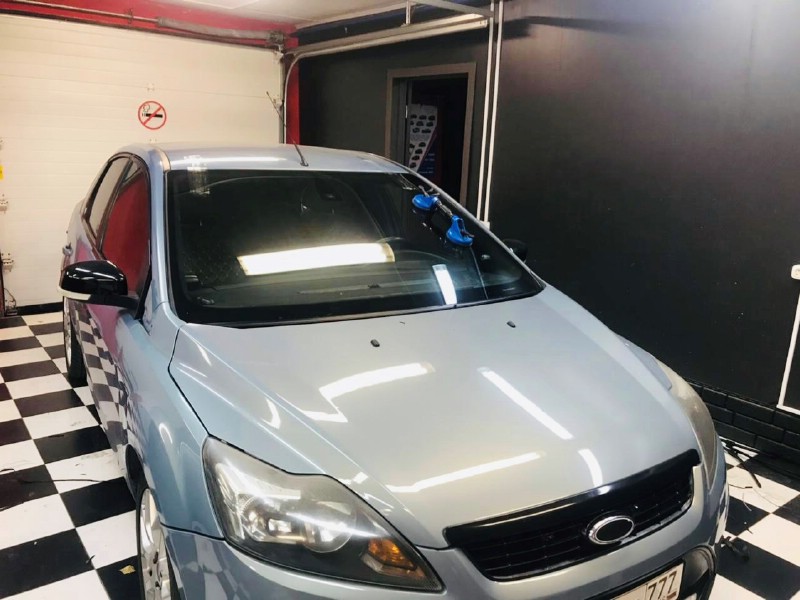 Замена лобового ветрового стекла Ford Focus II