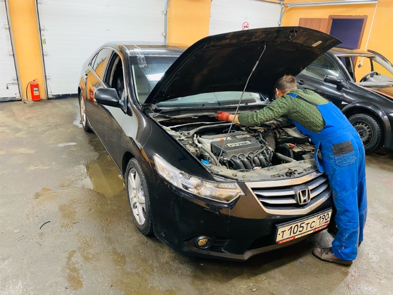 Замена лобового ветрового стекла Honda Accord 8