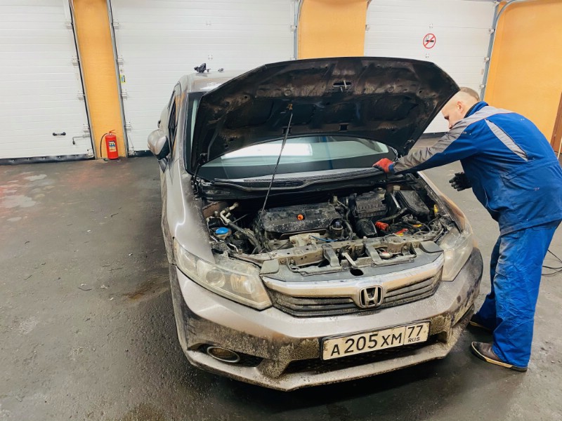 Замена лобового стекла Honda Civic