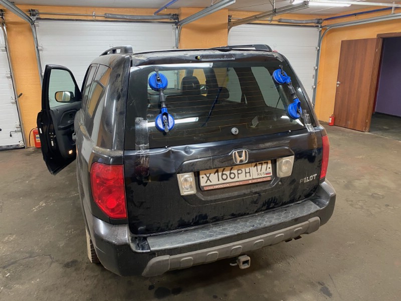 Замена заднего стекла Honda Pilot