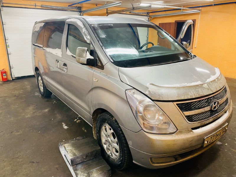 Замена лобового стекла Hyundai Grand Starex
