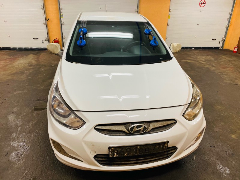Замена лобового стекла Hyundai Solaris I