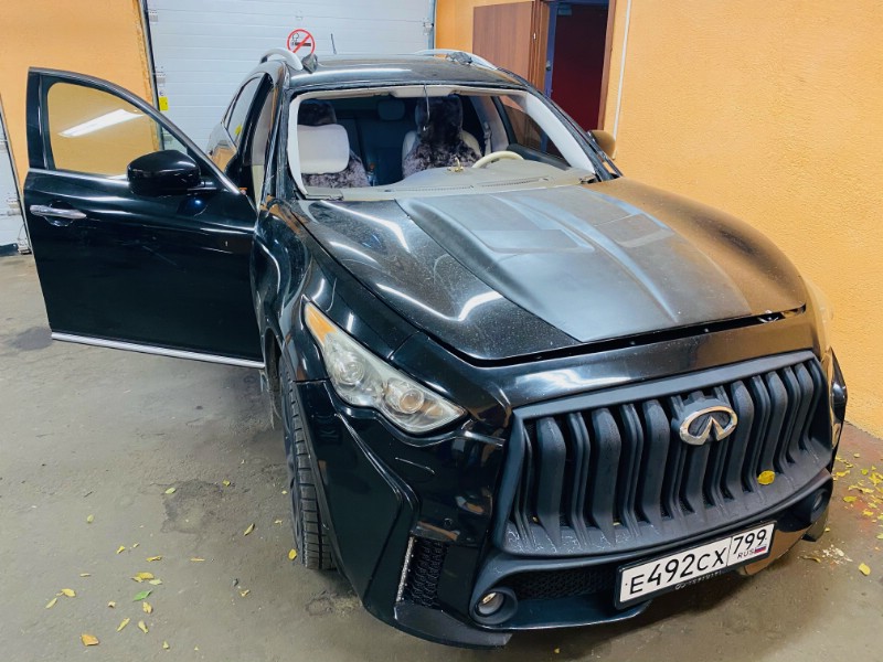 Замена лобового стекла Infiniti FX 35
