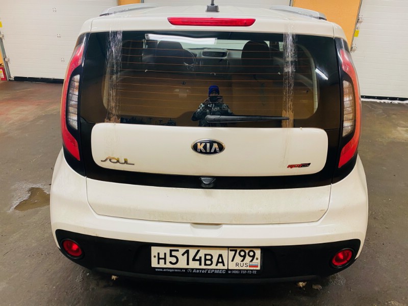 Замена заднего ветрового стекла Kia Soul