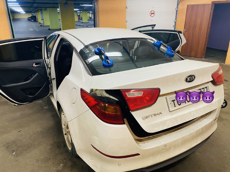 Замена заднего стекла Kia Optima