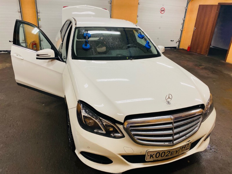 Замена лобового стекла Mercedes-Benz E-Класс W212