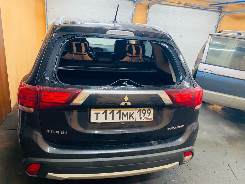 Замена заднего ветрового стекла Mitsubishi Outlander III