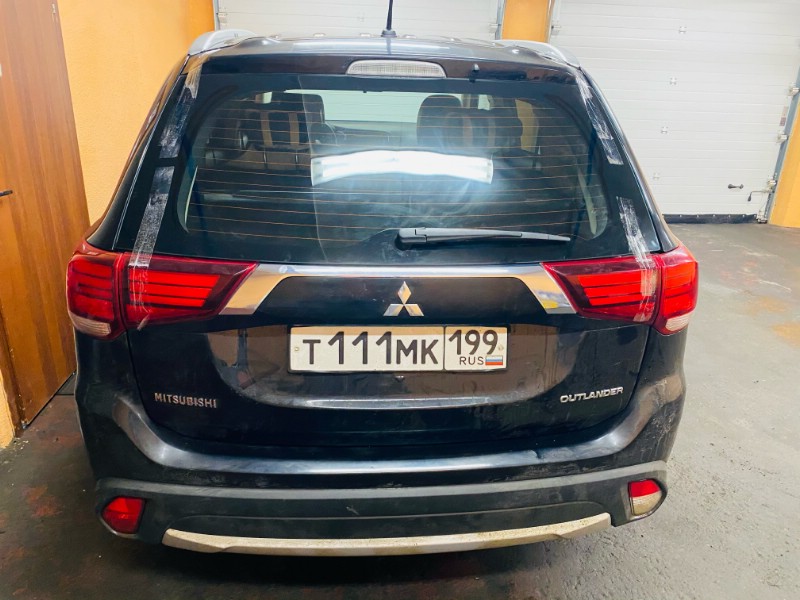 Замена заднего ветрового стекла Mitsubishi Outlander III