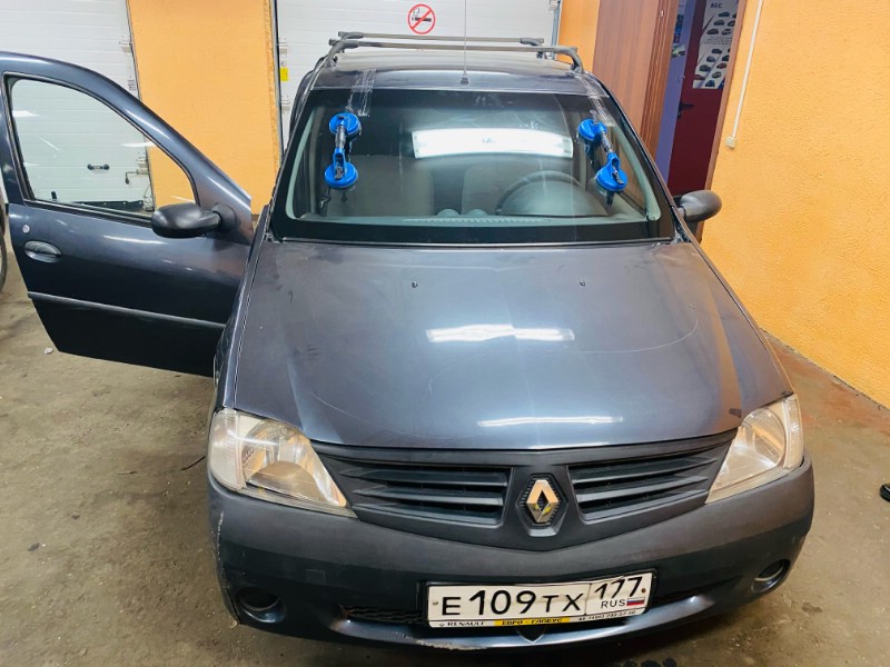 Замена лобового ветрового стекла Renault Logan