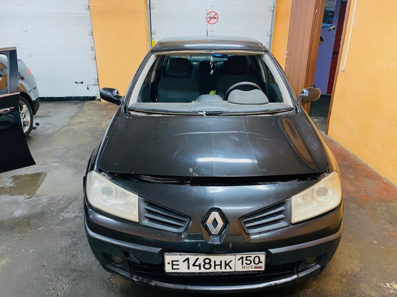 Замена лобового ветрового стекла Renault Megane