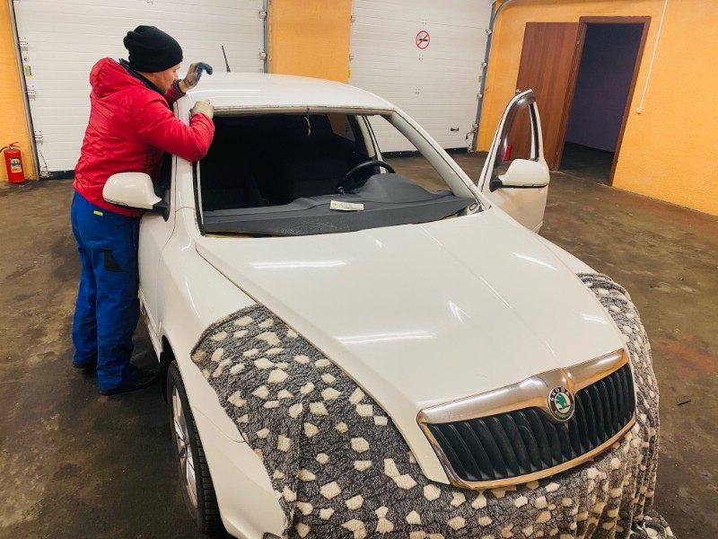Замена лобового стекла Skoda Octavia A5
