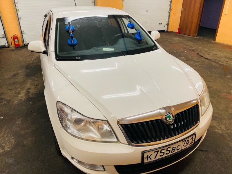 Замена лобового стекла Skoda Octavia A5