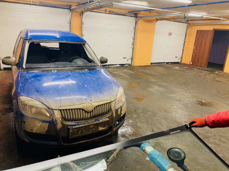 Замена лобового ветрового стекла Skoda Roomster