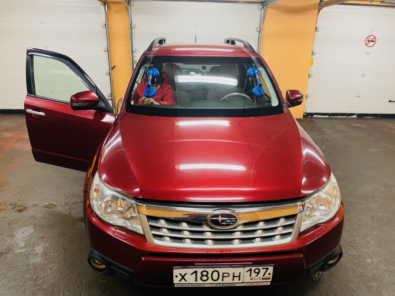 Замена лобового стекла Subaru Forester 3