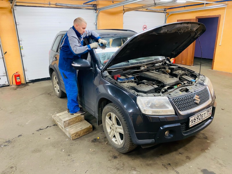 Замена лобового стекла Suzuki Grand Vitara III