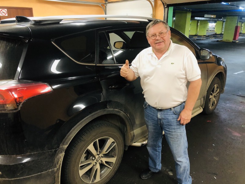 Замена бокового стекла Toyota RAV4
