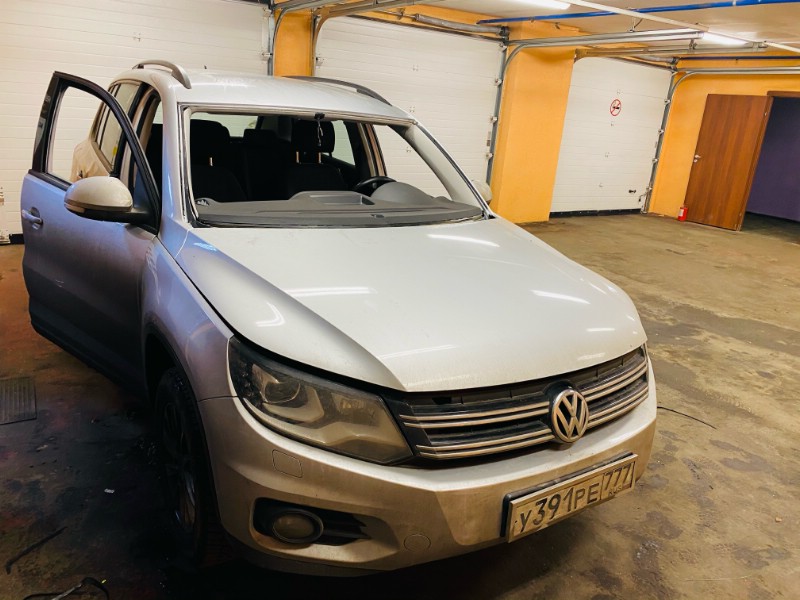 Замена лобового ветрового стекла Volkswagen Tiguan