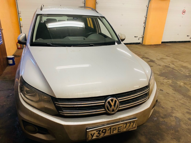 Замена лобового ветрового стекла Volkswagen Tiguan