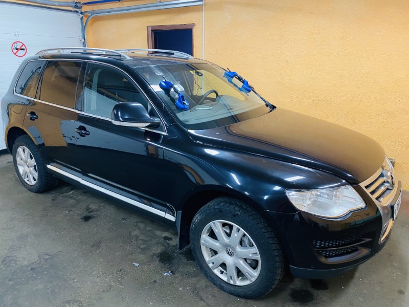 Замена лобового ветрового стекла Volkswagen Touareg I