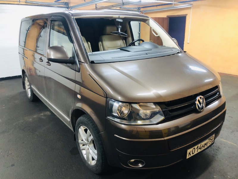 Замена лобового ветрового стекла Volkswagen Transporter