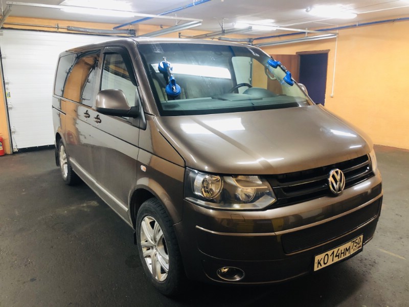 Замена лобового ветрового стекла Volkswagen Transporter