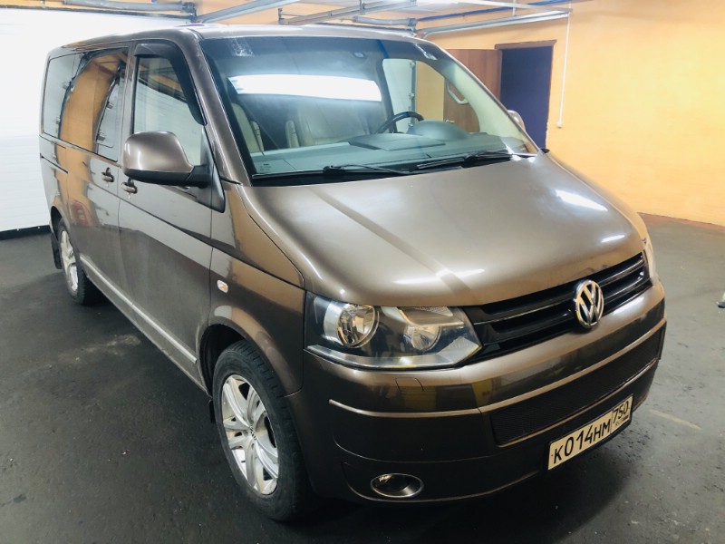 Замена лобового ветрового стекла Volkswagen Transporter