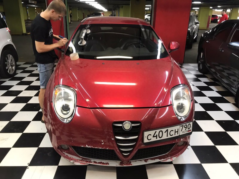 Замена лобового стекла Alfa Romeo Mito