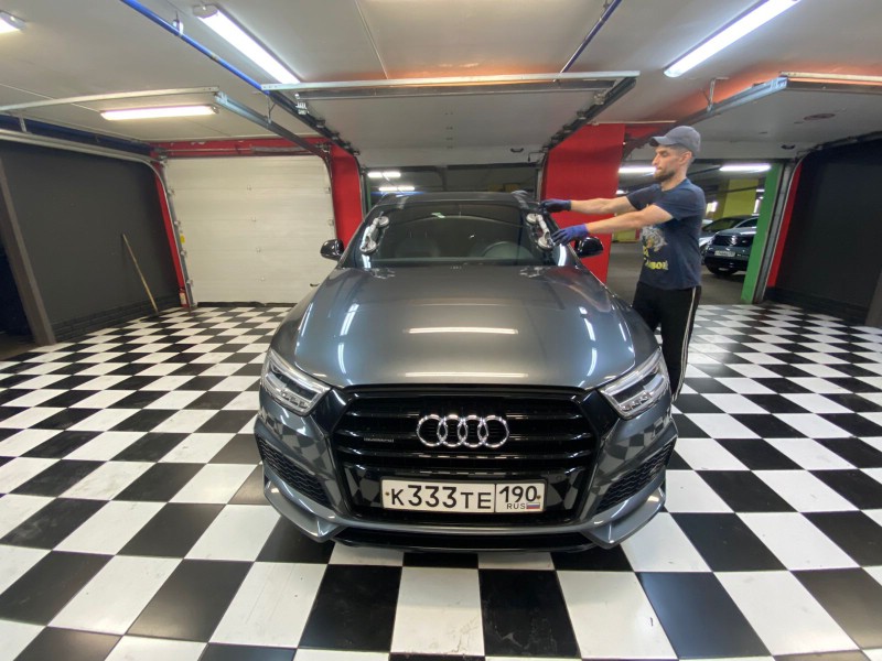 Замена лобового стекла Audi Q3