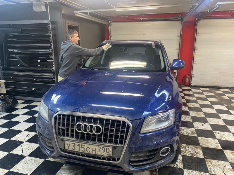 Замена лобового стекла Audi Q5