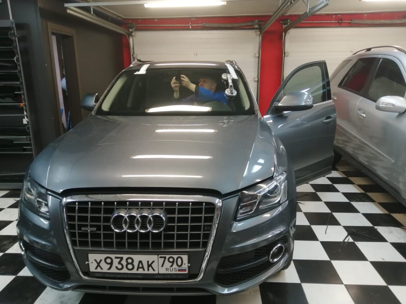 Замена лобового стекла Audi Q5