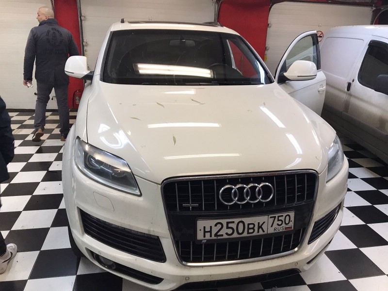 Замена лобового стекла Audi Q7