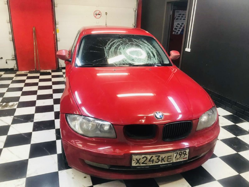 Замена лобового стекла BMW 1-Series E87