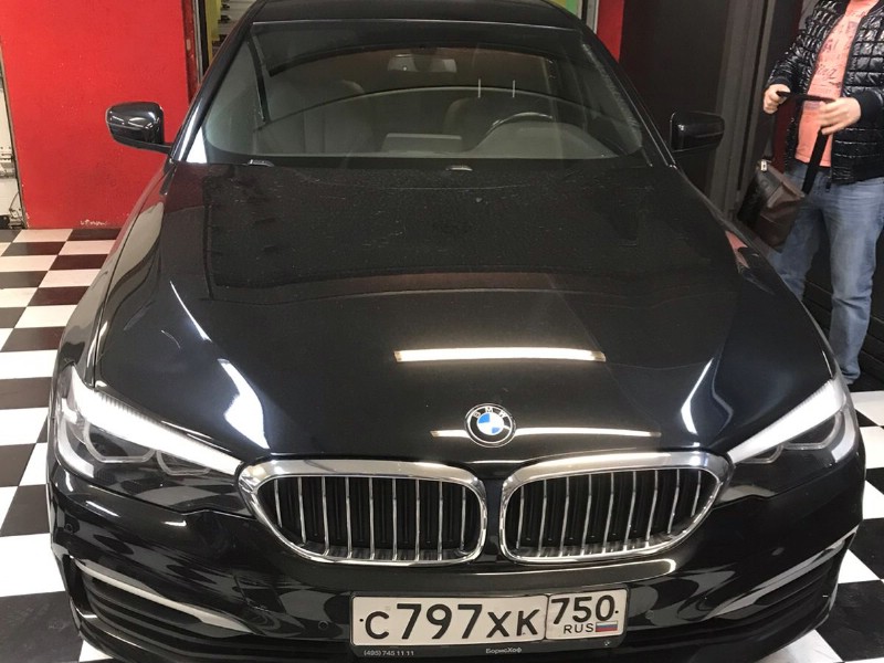 Замена лобоовго стекла BMW 5-Series