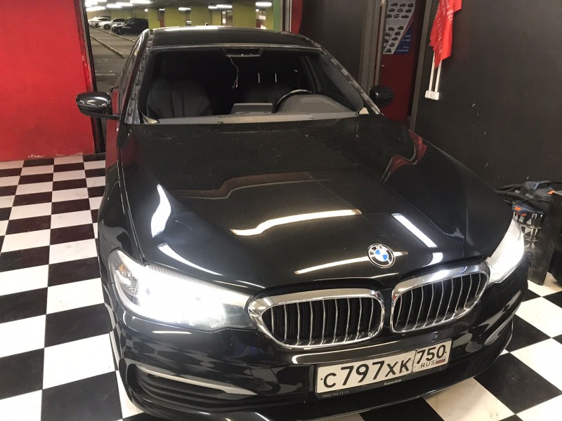 Замена лобоовго стекла BMW 5-Series