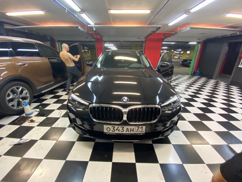 Замена лобового стекла BMW Series-5