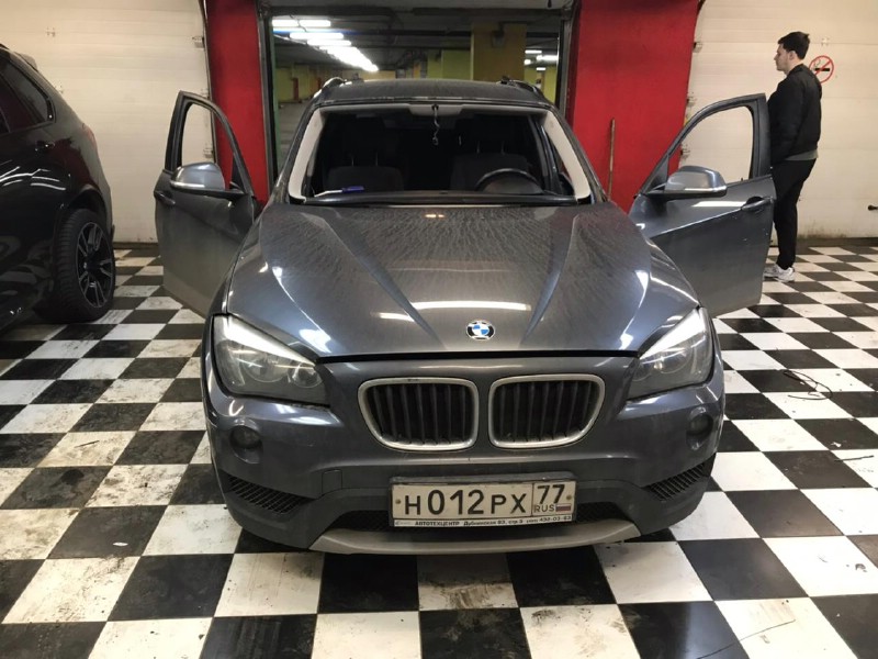 Замена лобового стекла BMW X1