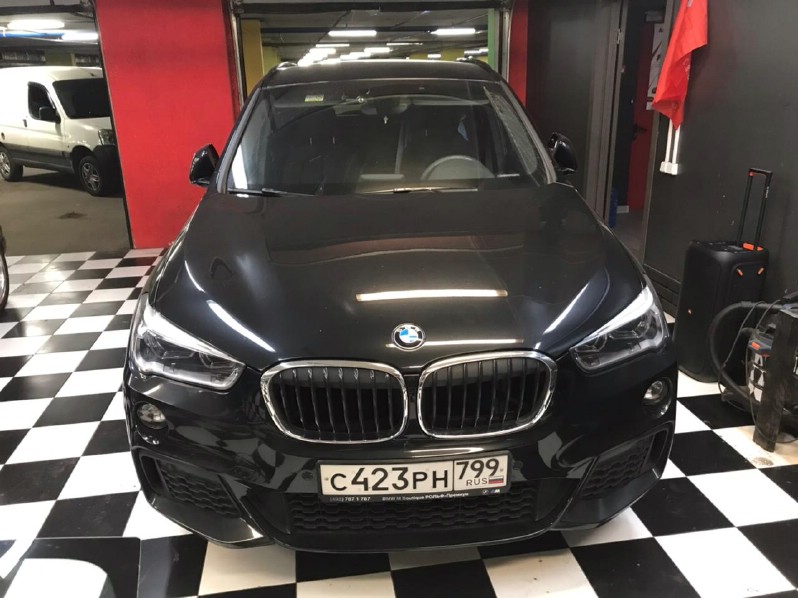Замена лобового стекла BMW X1