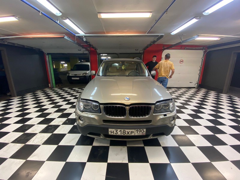 Замена лобового стекла BMW X1
