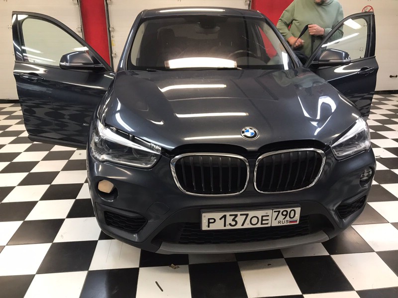 Замена лобового стекла BMW X1