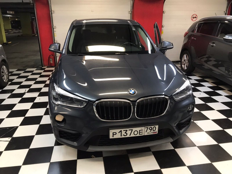 Замена лобового стекла BMW X1