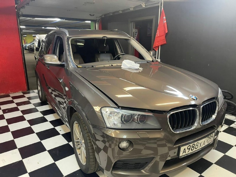 Замена лобового стекла BMW X3 F25