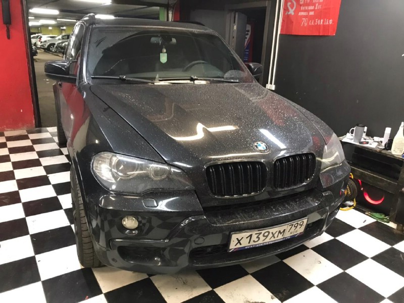Замена лобового стекла BMW X5 e70