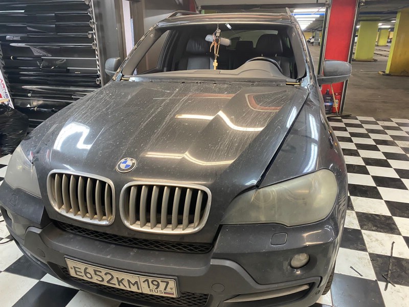 Замена лобового стекла BMW X5